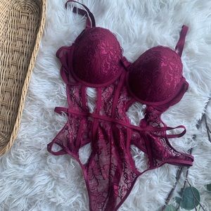 Plus maroon lingerie